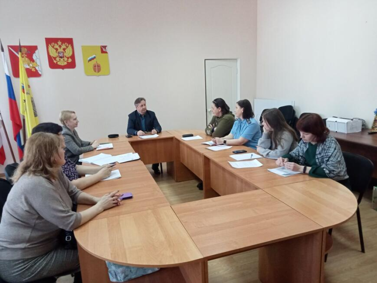Межведомственная комиссия по платежам в районный бюджет и легализации объектов налогообложения. Межведомственная комиссия по платежам в районный бюджет и легализации объектов налогообложения.